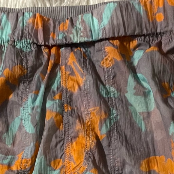 Free People FP Movement NWT Women’s Colorburst Hiking Short, Humming Floral. M - Picture 10 of 13